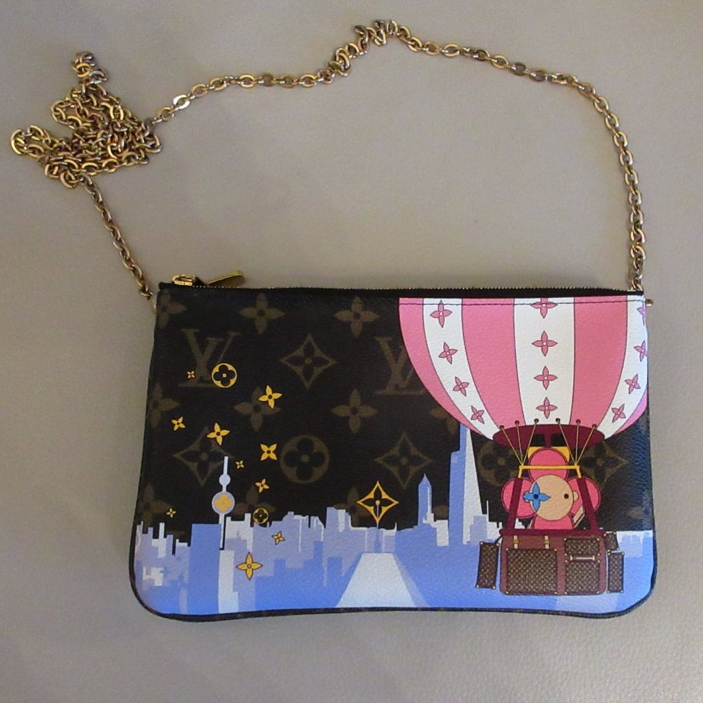 Louis Vuitton Double Zip Pochette Christmas Animation